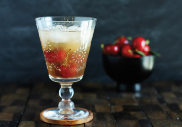 7 Delicious Sake Cocktails You Need to Be Drinking