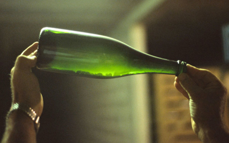 The Secret to Buying Beautifully Bubbly Champagne, Every Time