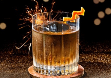 19 New Years Eve Cocktails to Ring In the New Year With