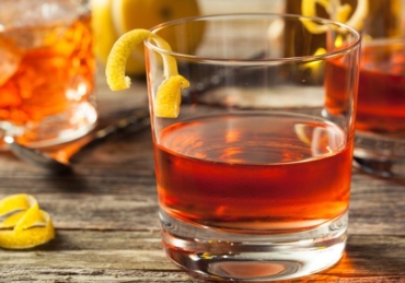 8 of the Best Whiskey Cocktails to Make at Home This Summer