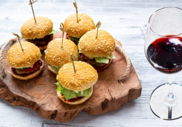 7 Interesting Tricks on How to Pair Wine with Food