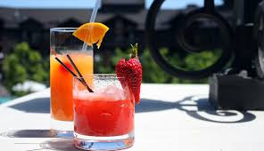 11 Essential Cocktails To Try in August