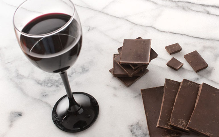7 Health Benefits of Red Wine and Chocolate
